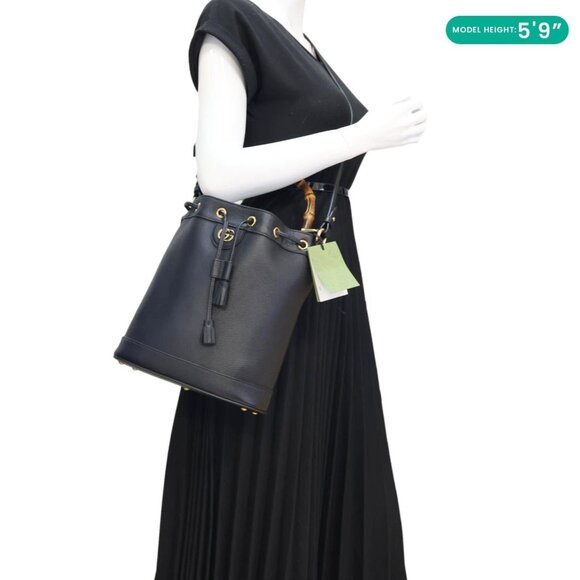 Gucci  Diana Bamboo Leather Bucket Bag Black 724652 - Picture 2 of 13